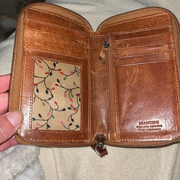 Mancini wristlet - Picture 4 of 8